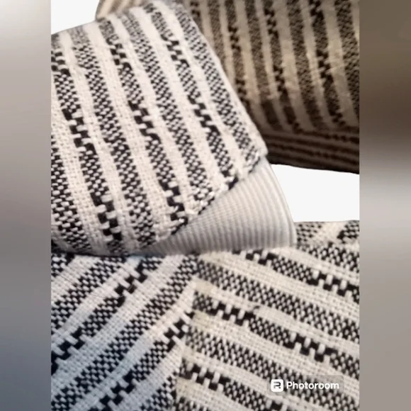 Black & White Striped Wedges Fringe Detail Size 9 Vera Wang - Picture 13 of 15